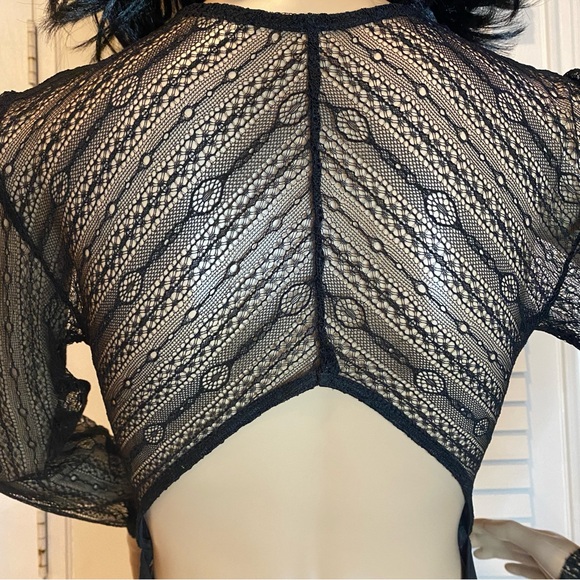 Lulus Casita Sexy Sheer Lace Long Sleeve Bodysuit Deep V-Neck Black Medium NWT - Picture 8 of 14